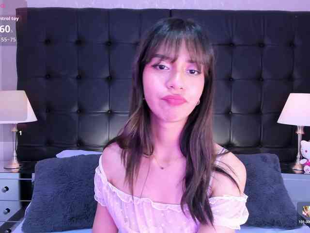 AriBlake bongacams live cam model