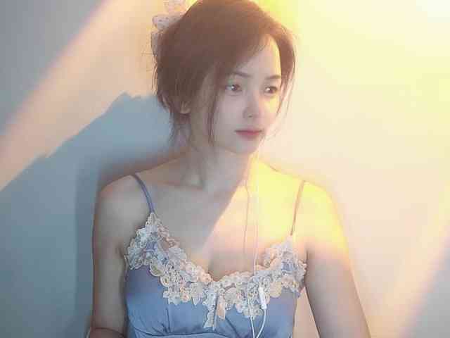 lanerb bongacams live cam model
