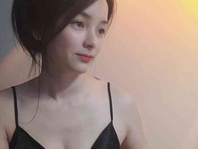 lanerb bongacams live cam model