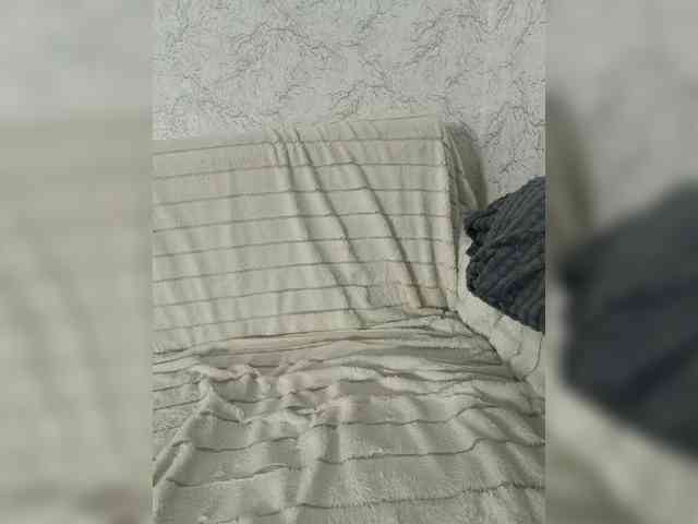 EmilliX bongacams live cam model