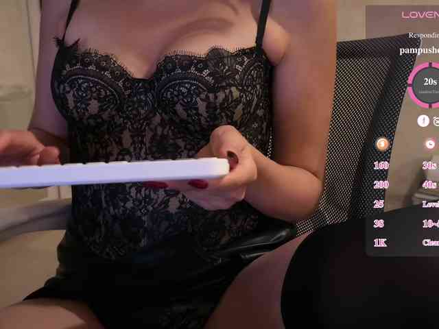 DominatriS bongacams live cam model