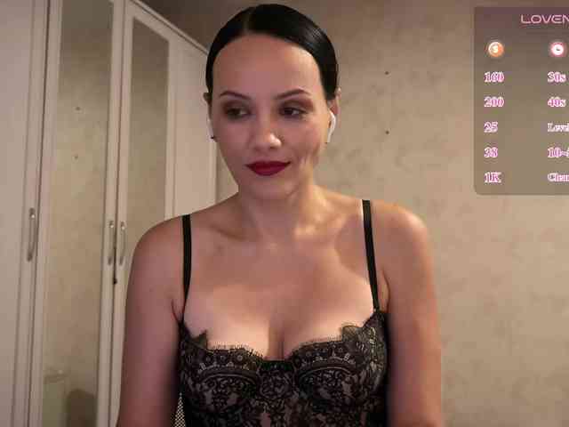DominatriS bongacams live cam model