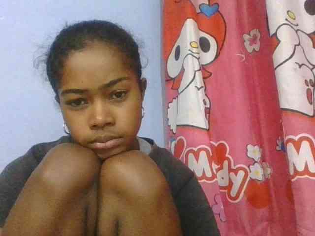 Phaniah1a bongacams live cam model