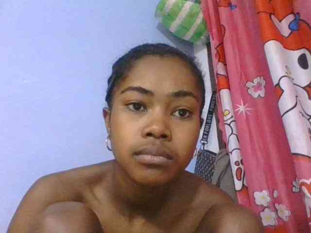 Phaniah1a bongacams live cam model