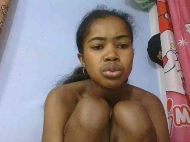 Phaniah1a bongacams live cam model