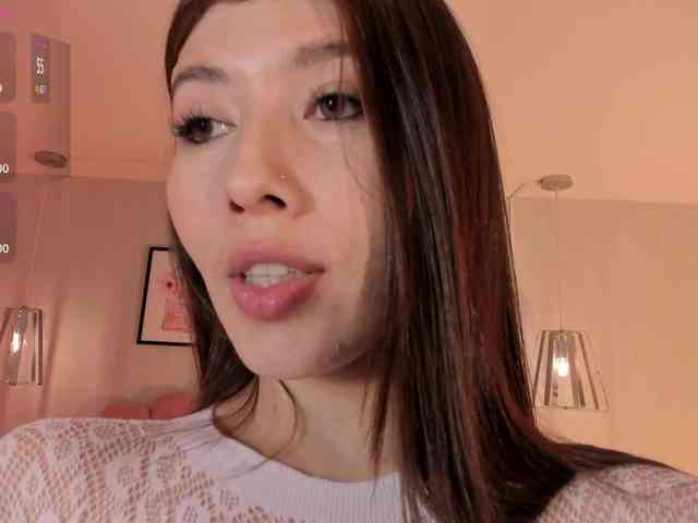 Violetta-Hills bongacams live cam model