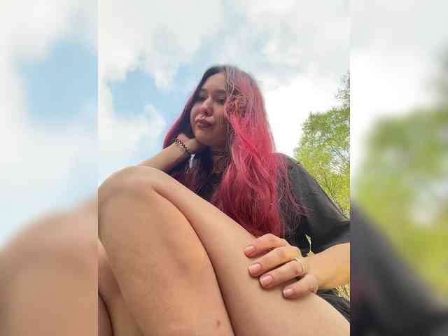 Estetka bongacams live cam model