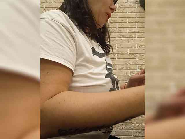 RoxySexy bongacams live cam model