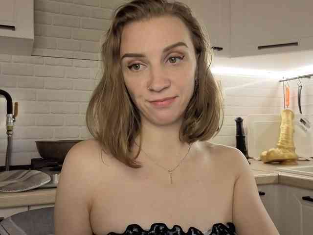 Fist-ashka bongacams live cam model