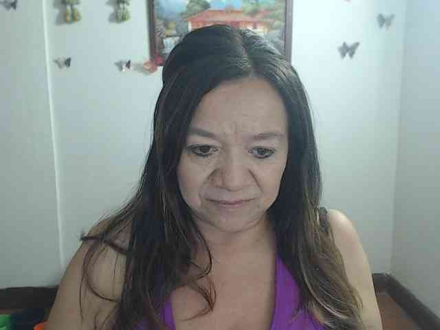 LluviaXDorada bongacams live cam model