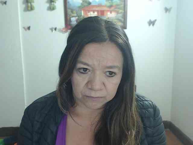 LluviaXDorada bongacams live cam model
