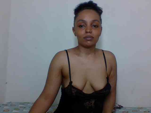 Ice-spice1 bongacams live cam model