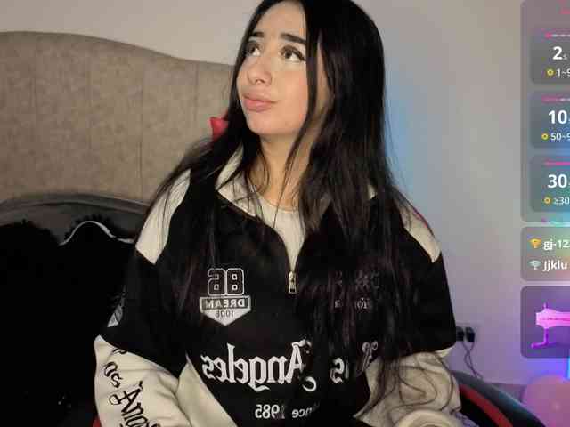 MaloryTay11 bongacams live cam model