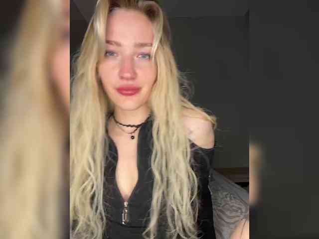 Looonacom bongacams live cam model