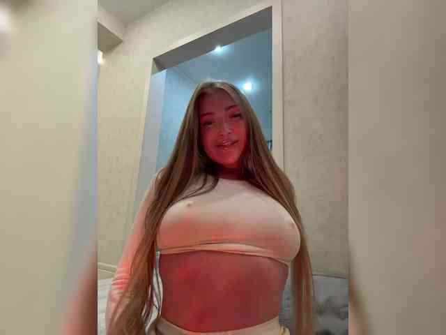 MILEDIUM bongacams live cam model