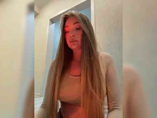 MILEDIUM bongacams live cam model