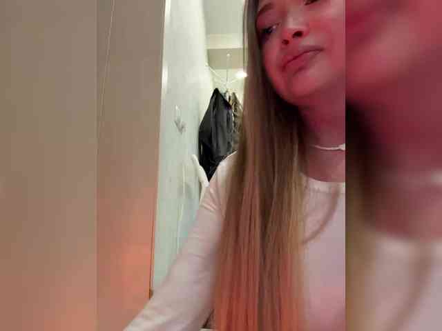 MILEDIUM bongacams live cam model