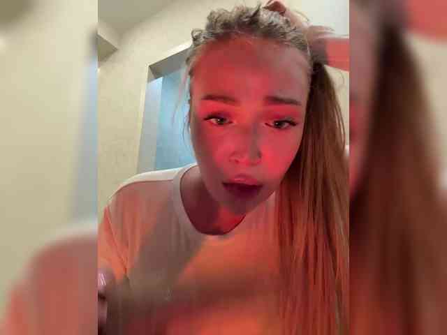 MILEDIUM bongacams live cam model