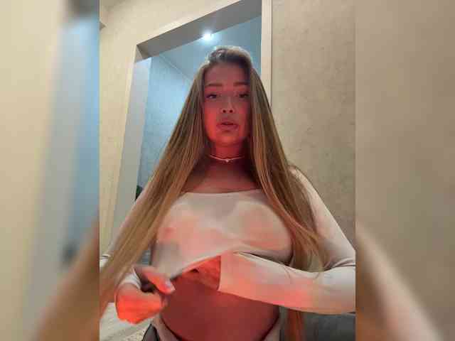 MILEDIUM bongacams live cam model