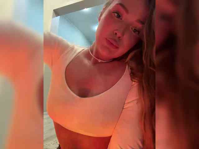 MILEDIUM bongacams live cam model
