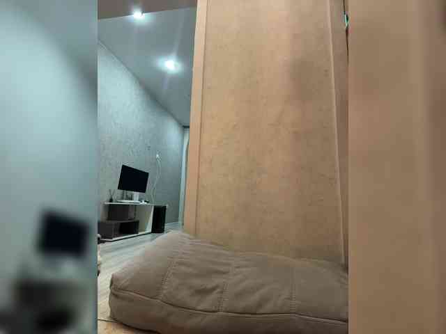 MILEDIUM bongacams live cam model