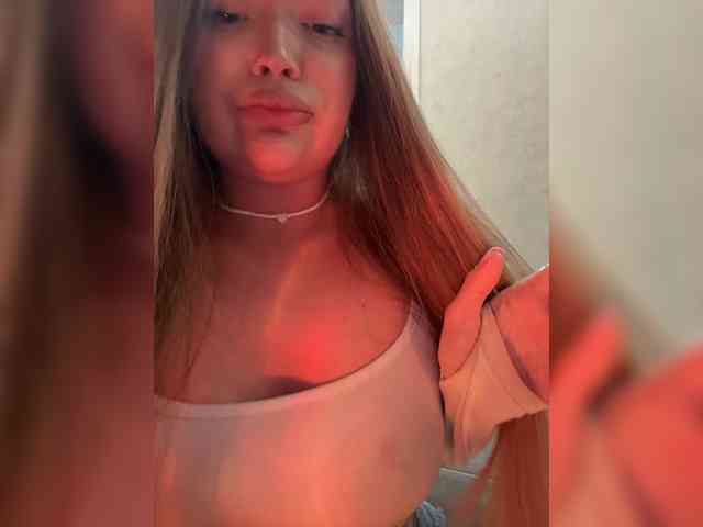 MILEDIUM bongacams live cam model