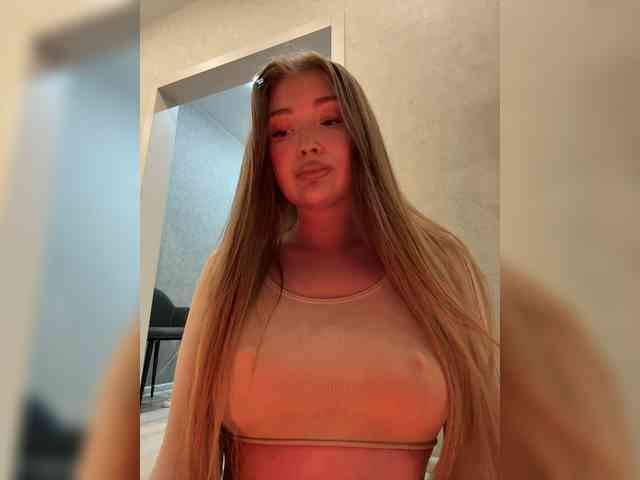 MILEDIUM bongacams live cam model