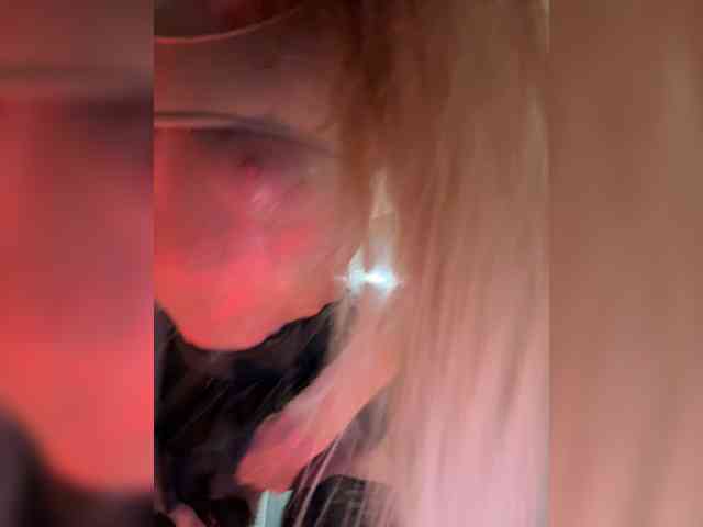 MILEDIUM bongacams live cam model