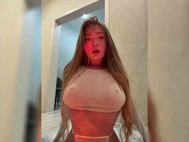 MILEDIUM bongacams live cam model