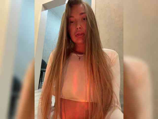 MILEDIUM bongacams live cam model