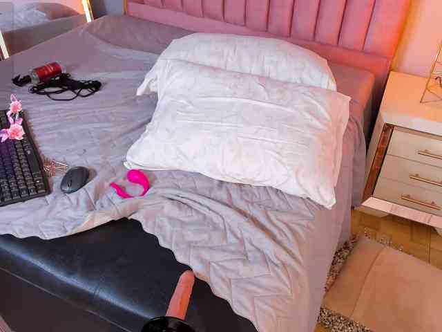 SophieBuitrago bongacams live cam model