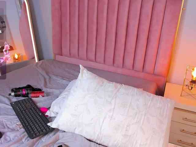 SophieBuitrago bongacams live cam model