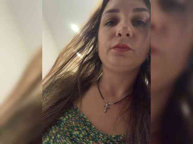 CreamRaspberrya bongacams live cam model