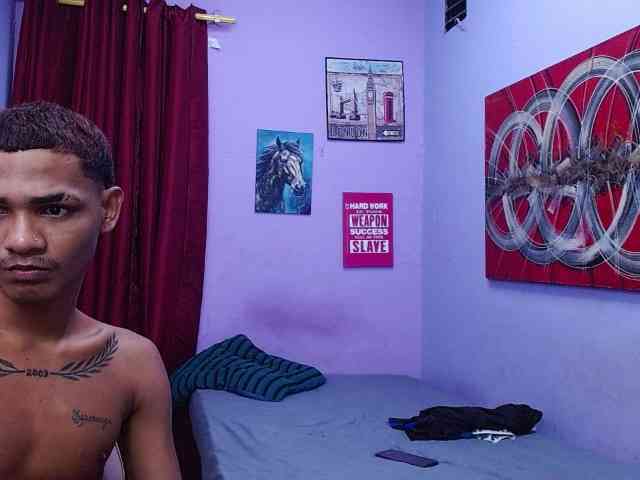 blacktwinks bongacams live cam model