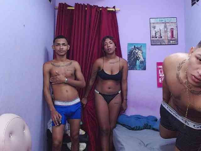 blacktwinks bongacams live cam model