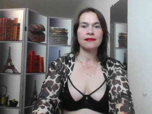 HelenMoo bongacams live cam model