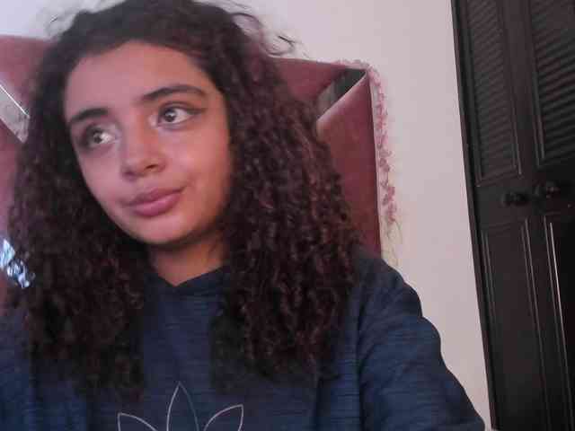 Dahlia-rossee bongacams live cam model
