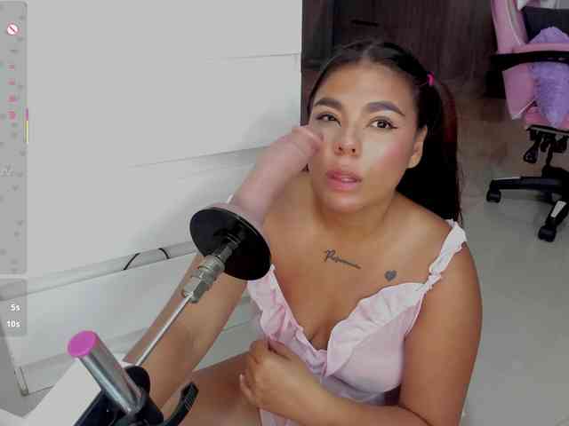 Alicethunder bongacams live cam model