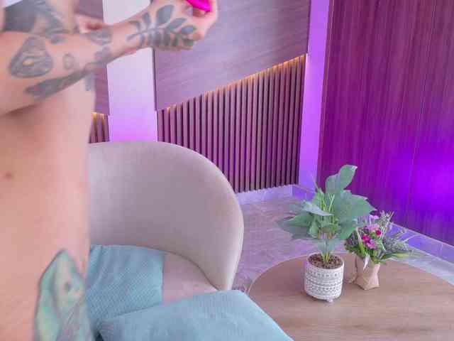 EmmaaFoster bongacams live cam model