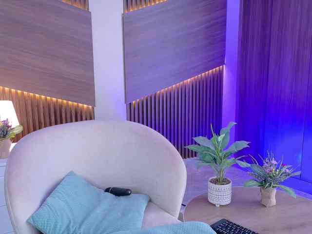 EmmaaFoster bongacams live cam model