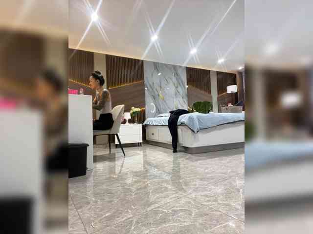 EmmaaFoster bongacams live cam model