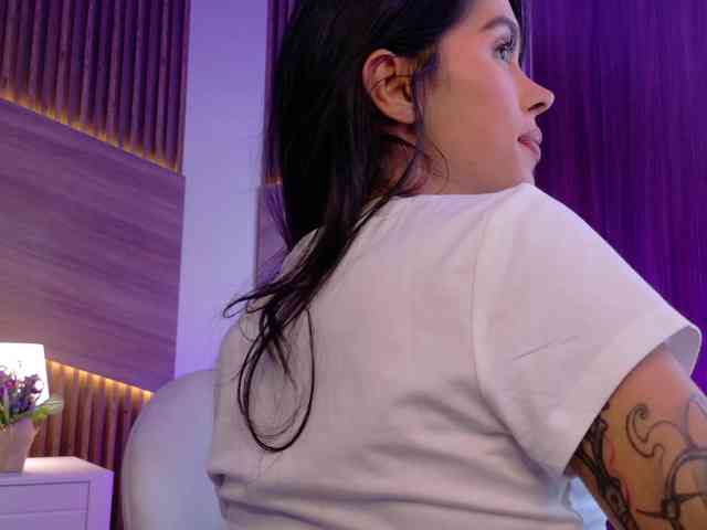 EmmaaFoster bongacams live cam model