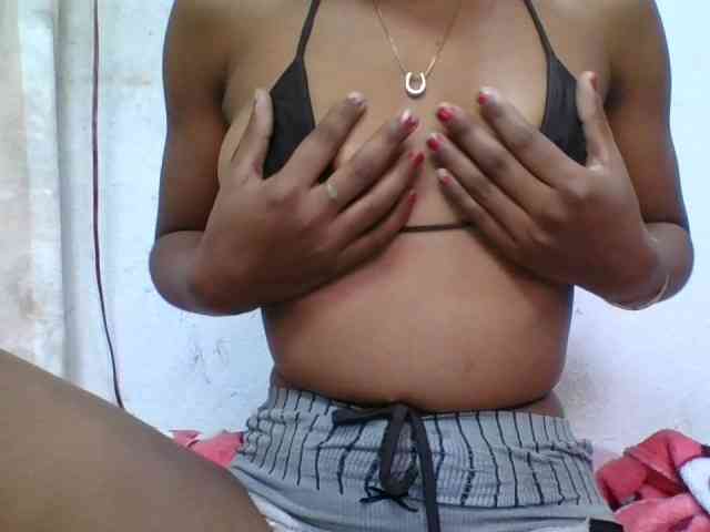 Frangele bongacams live cam model