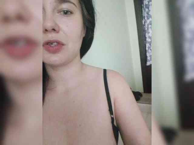 JenyaKR bongacams live cam model