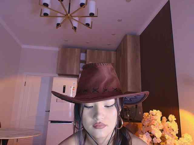 seddielin bongacams live cam model