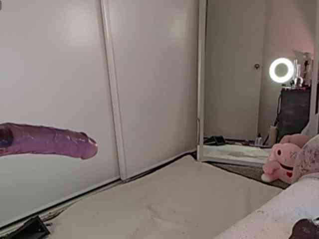 ElyeRoss bongacams live cam model