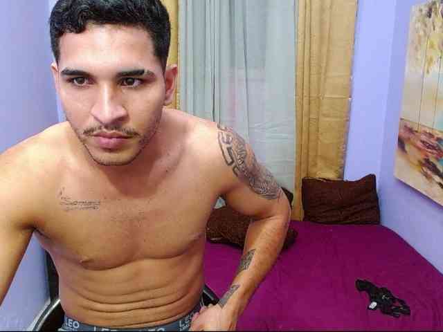 bitchdestroy bongacams live cam model