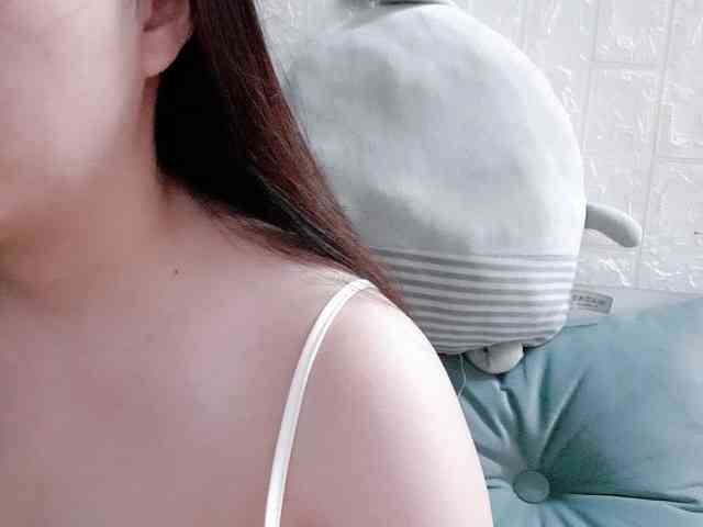 Amy-Yong bongacams live cam model