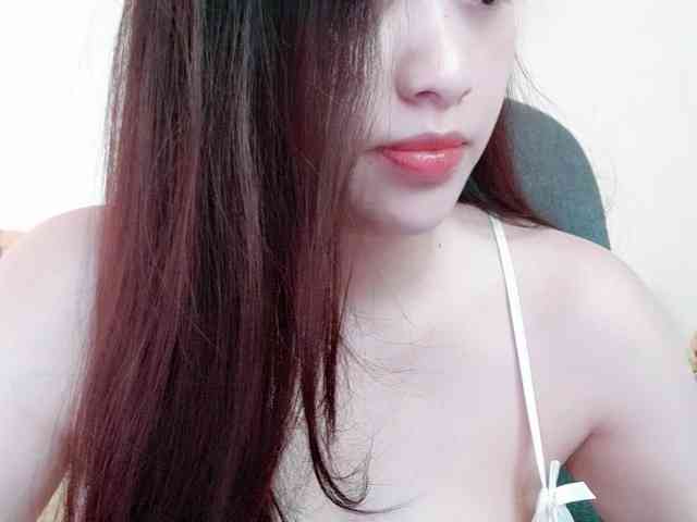 Amy-Yong bongacams live cam model