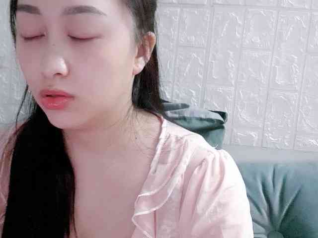 Amy-Yong bongacams live cam model